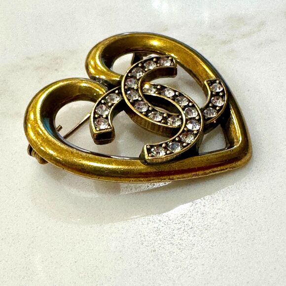 CHANEL Brooch Corsage Gold Heart Coco Marked Pin - Picture 4 of 5